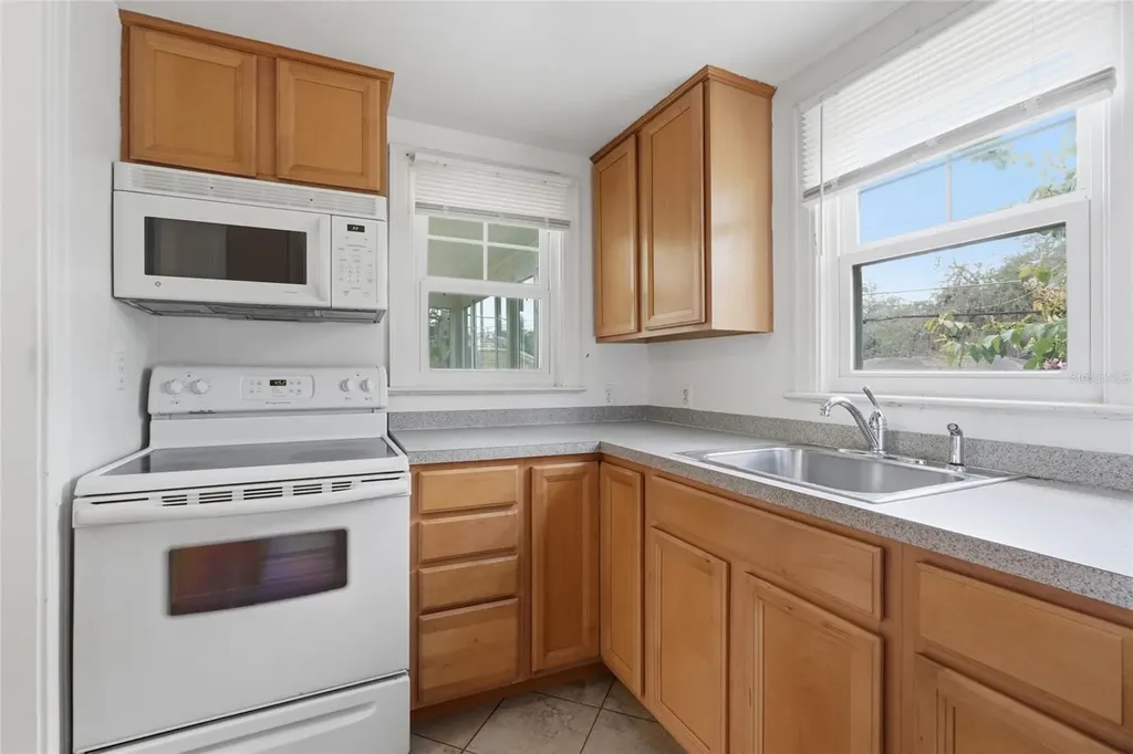 807 N Thornton Avenue Orlando FL 32803