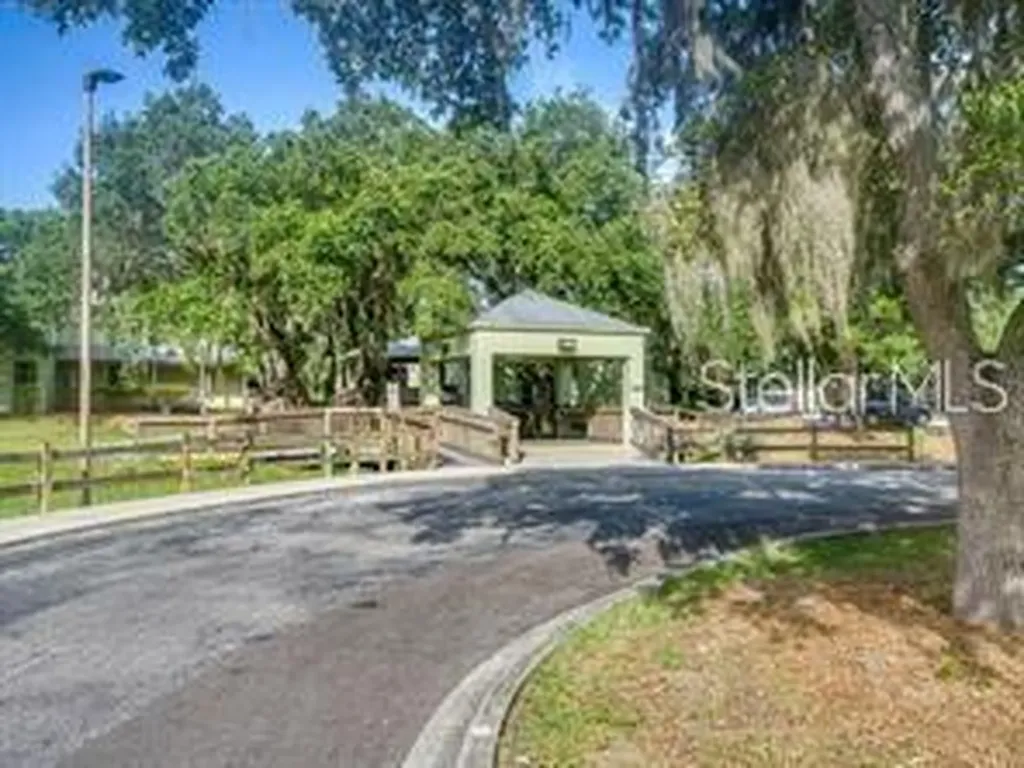 2475 Wood Oak Drive Sarasota FL 34232