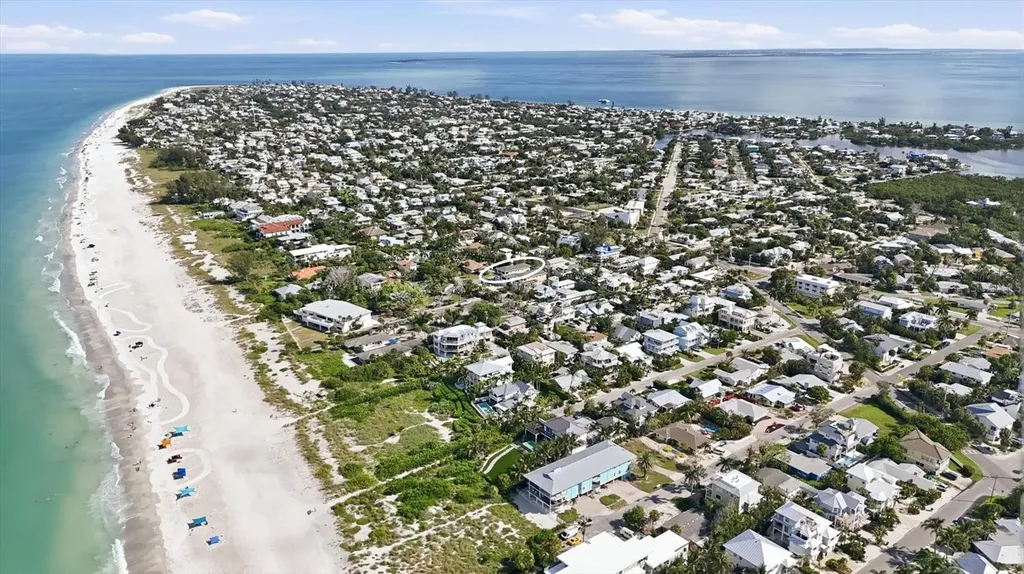 115 Aqua Lane Bradenton Beach FL 34217