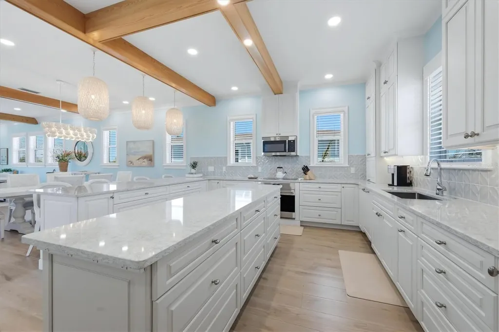 113 Aqua Lane Bradenton Beach FL 34217