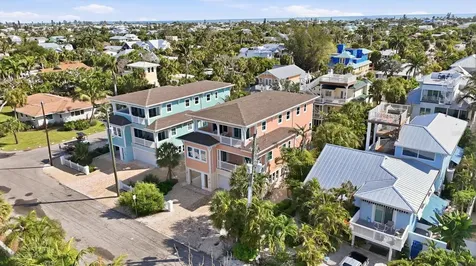 113 Aqua Lane Holmes Beach FL 34217