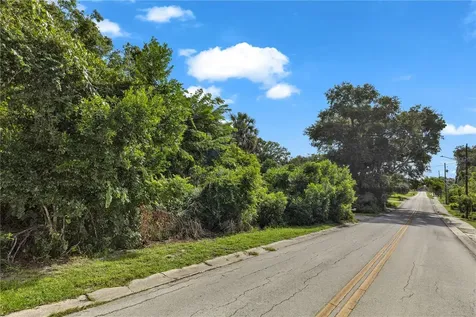 132 Colomba Road Debary FL 32713