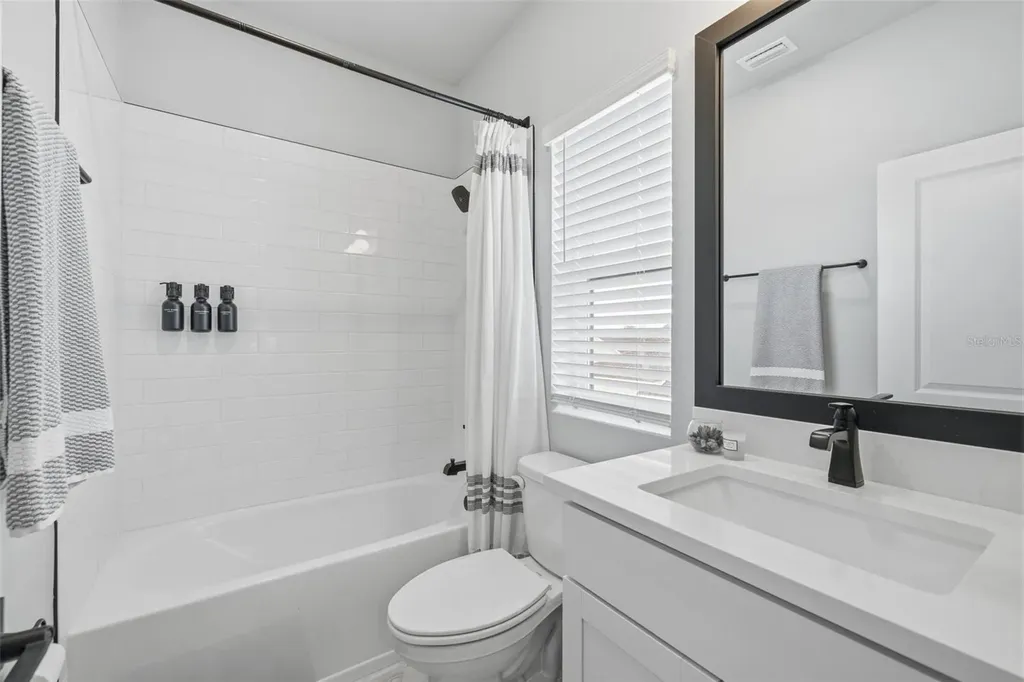 1528 Skysail Lane Sarasota FL 34240