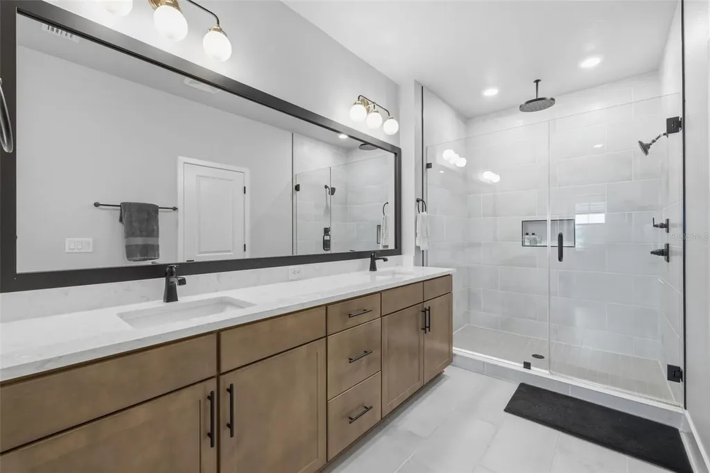 1528 Skysail Lane Sarasota FL 34240