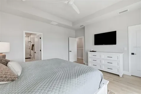 1528 Skysail Lane Sarasota FL 34240