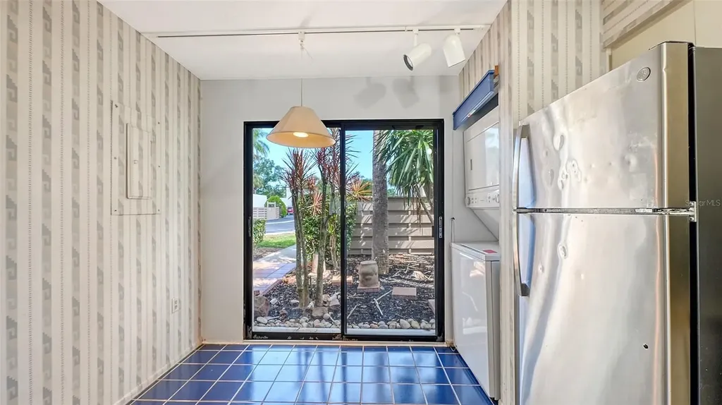 664 Woodlawn Drive Bradenton FL 34210