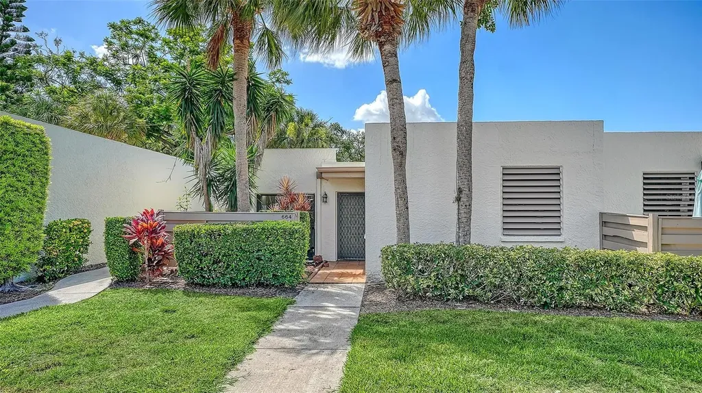 664 Woodlawn Drive Bradenton FL 34210