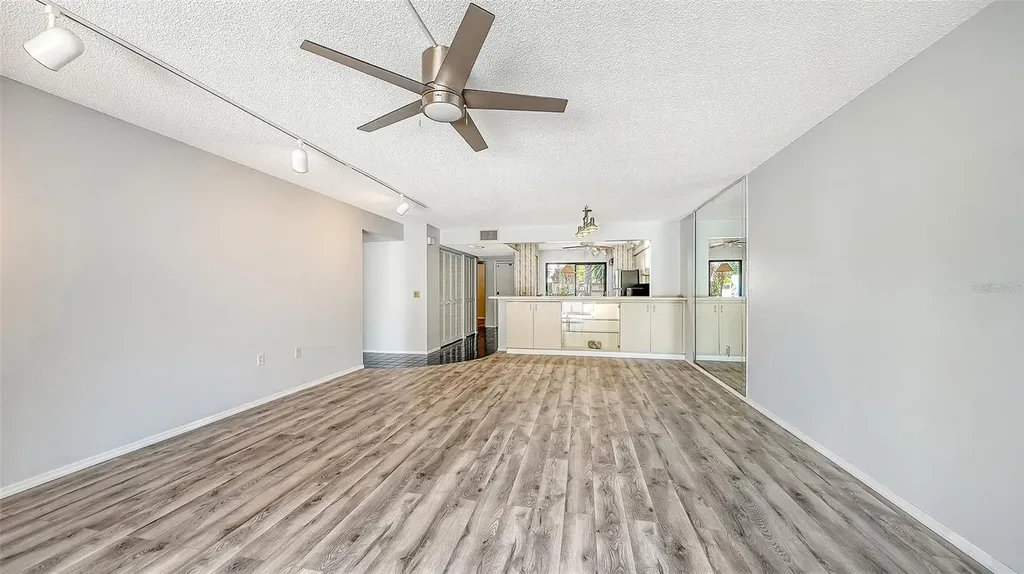 664 Woodlawn Drive Bradenton FL 34210
