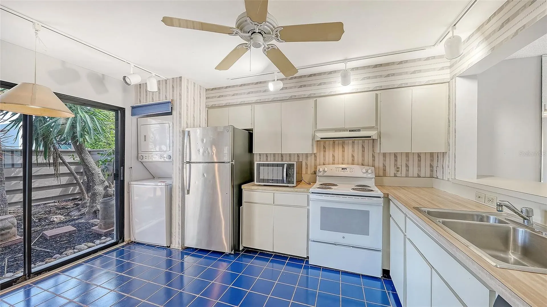 664 Woodlawn Drive Bradenton FL 34210