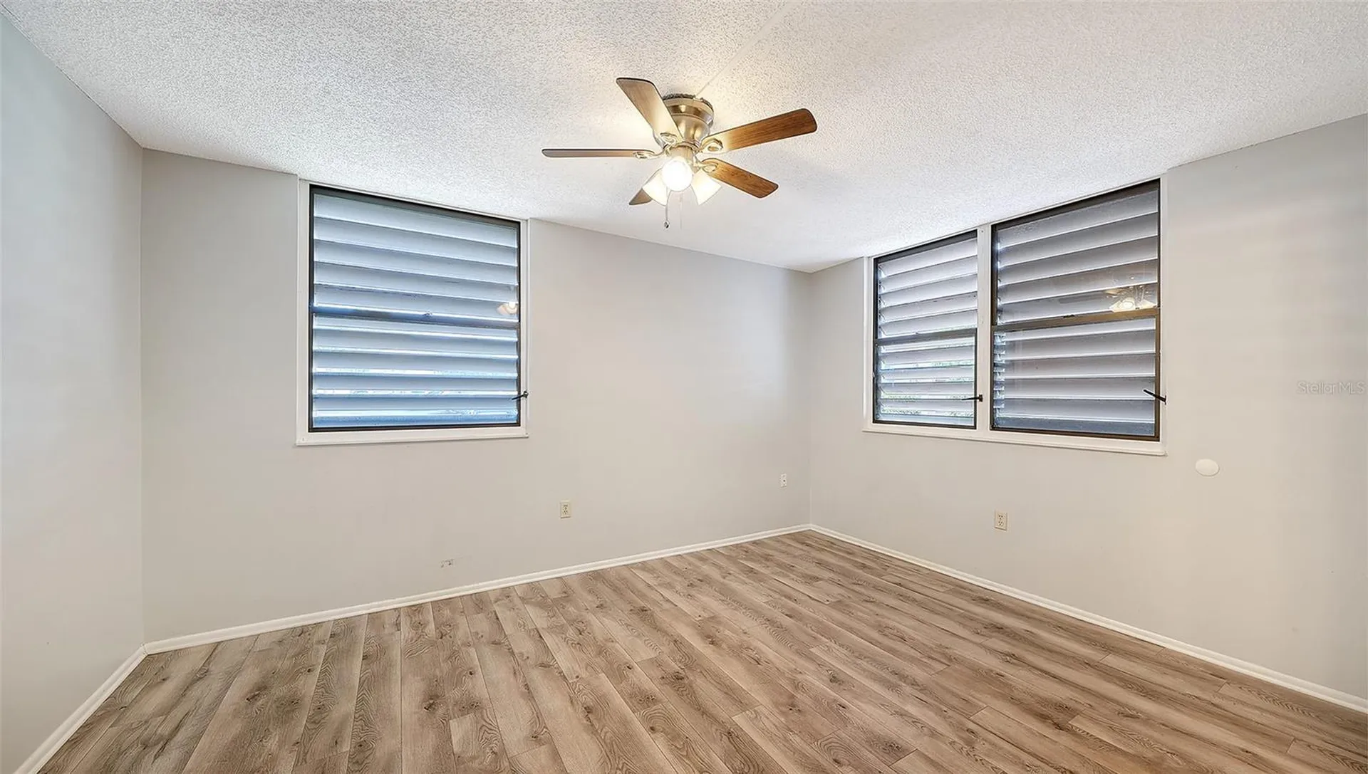 664 Woodlawn Drive Bradenton FL 34210