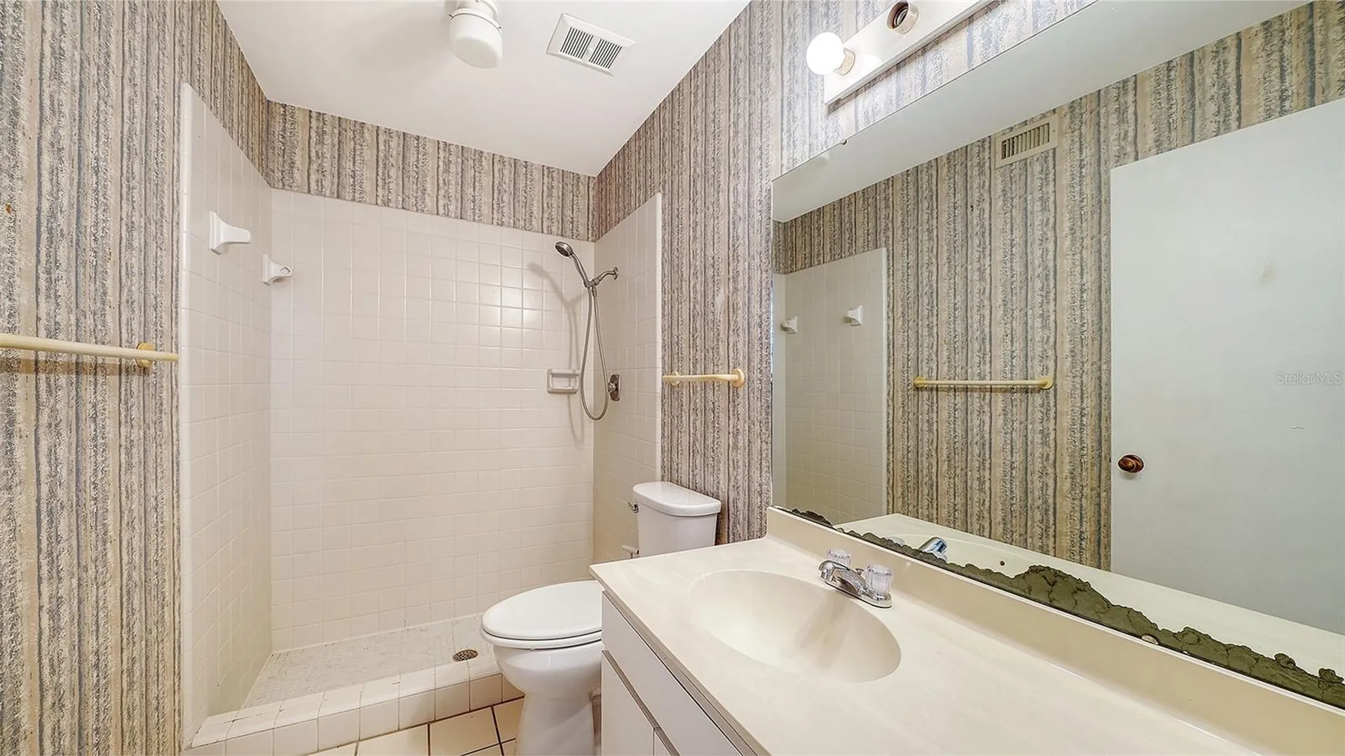664 Woodlawn Drive Bradenton FL 34210