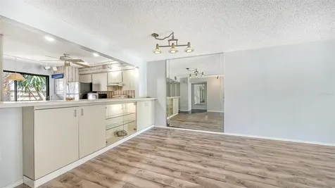 664 Woodlawn Drive Bradenton FL 34210