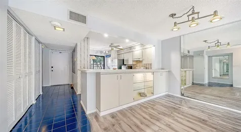 664 Woodlawn Drive Bradenton FL 34210