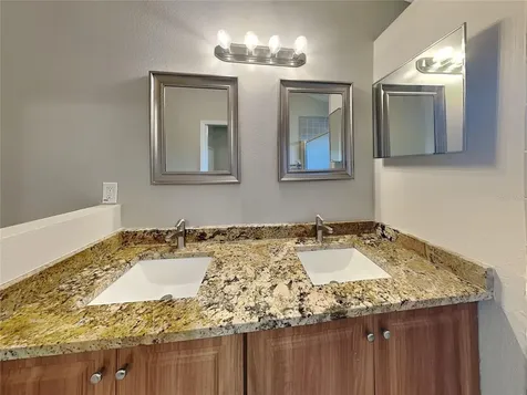 Apopka FL 32703