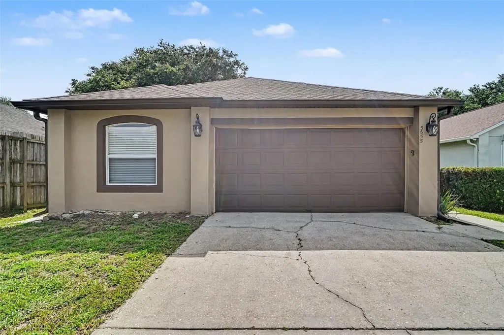 5655 New Cambridge Road Orlando FL 32810