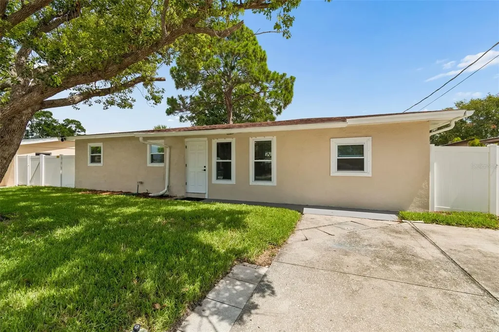 4417 W Fairview Heights Tampa FL 33616