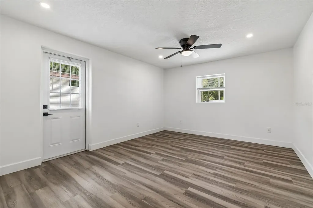 4417 W Fairview Heights Tampa FL 33616