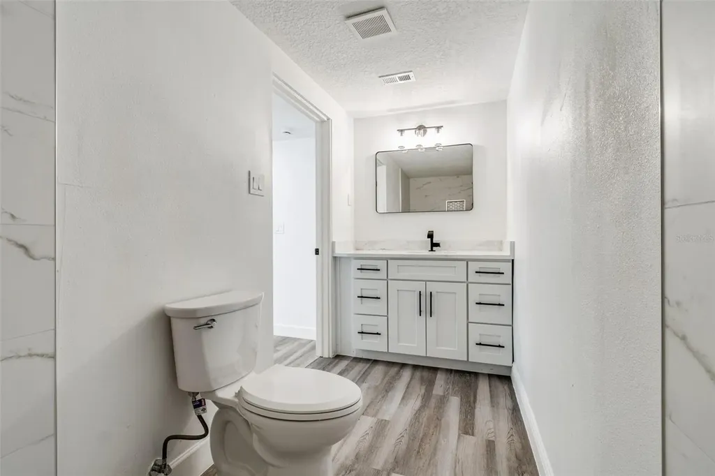 4417 W Fairview Heights Tampa FL 33616