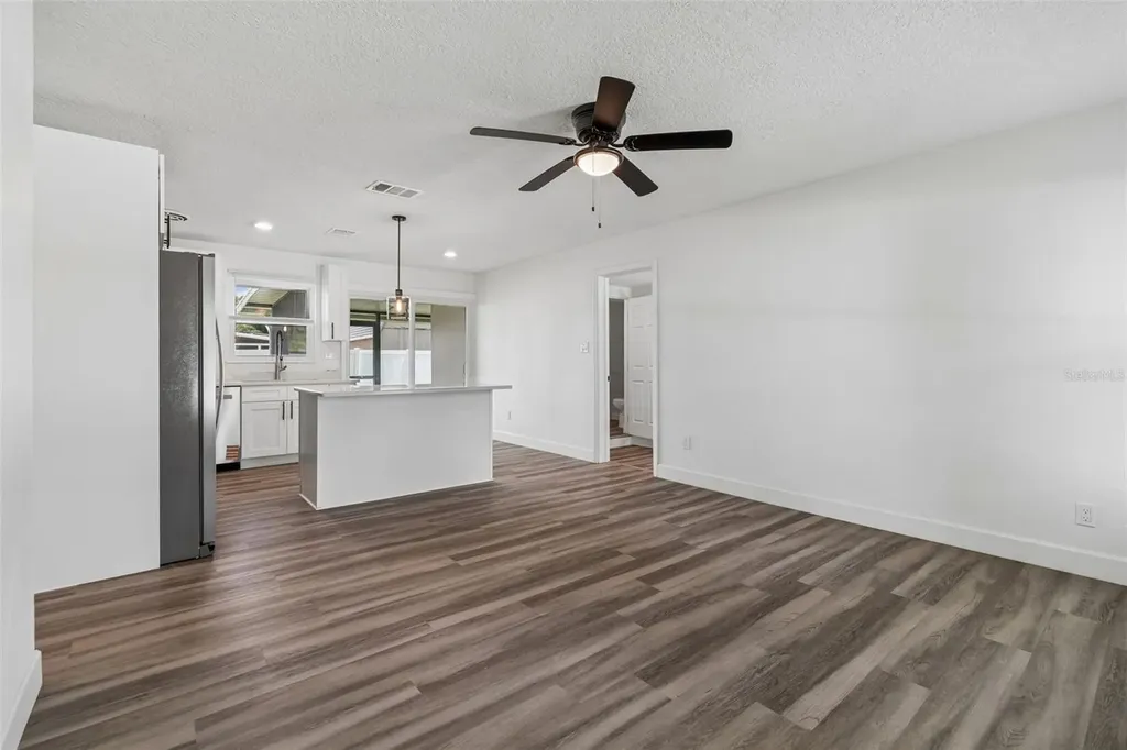 4417 W Fairview Heights Tampa FL 33616
