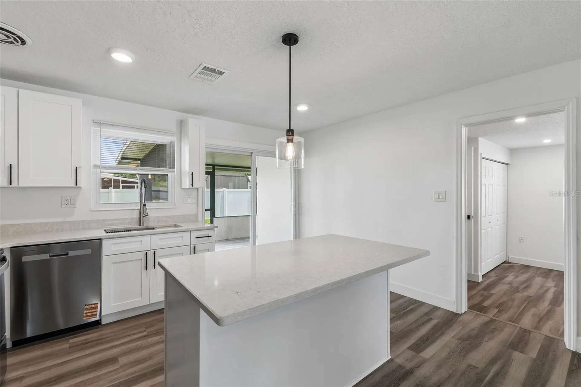 4417 W Fairview Heights Tampa FL 33616