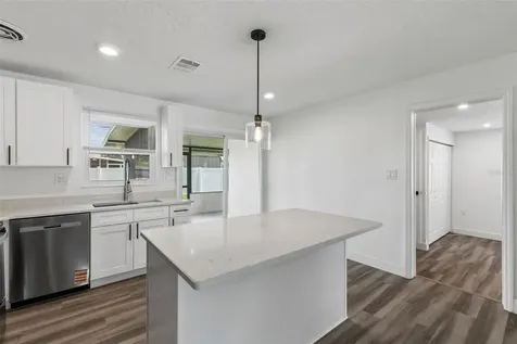 4417 W Fairview Heights Tampa FL 33616