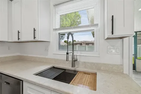 4417 W Fairview Heights Tampa FL 33616