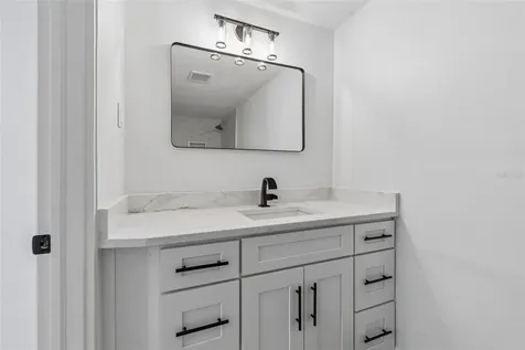 4417 W Fairview Heights Tampa FL 33616
