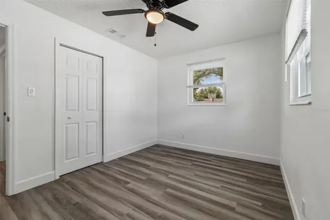 4417 W Fairview Heights Tampa FL 33616