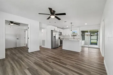 4417 W Fairview Heights Tampa FL 33616