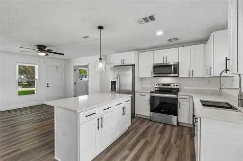 4417 W Fairview Heights Tampa FL 33616