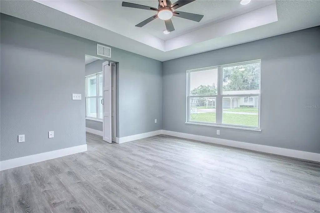 557 County Road 487 Lake Panasoffkee FL 33538