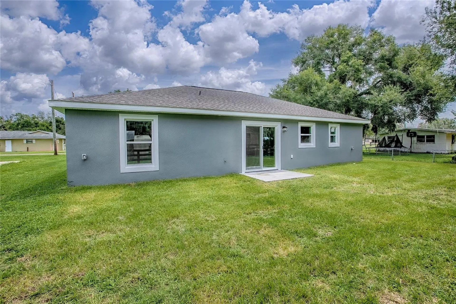 557 County Road 487 Lake Panasoffkee FL 33538