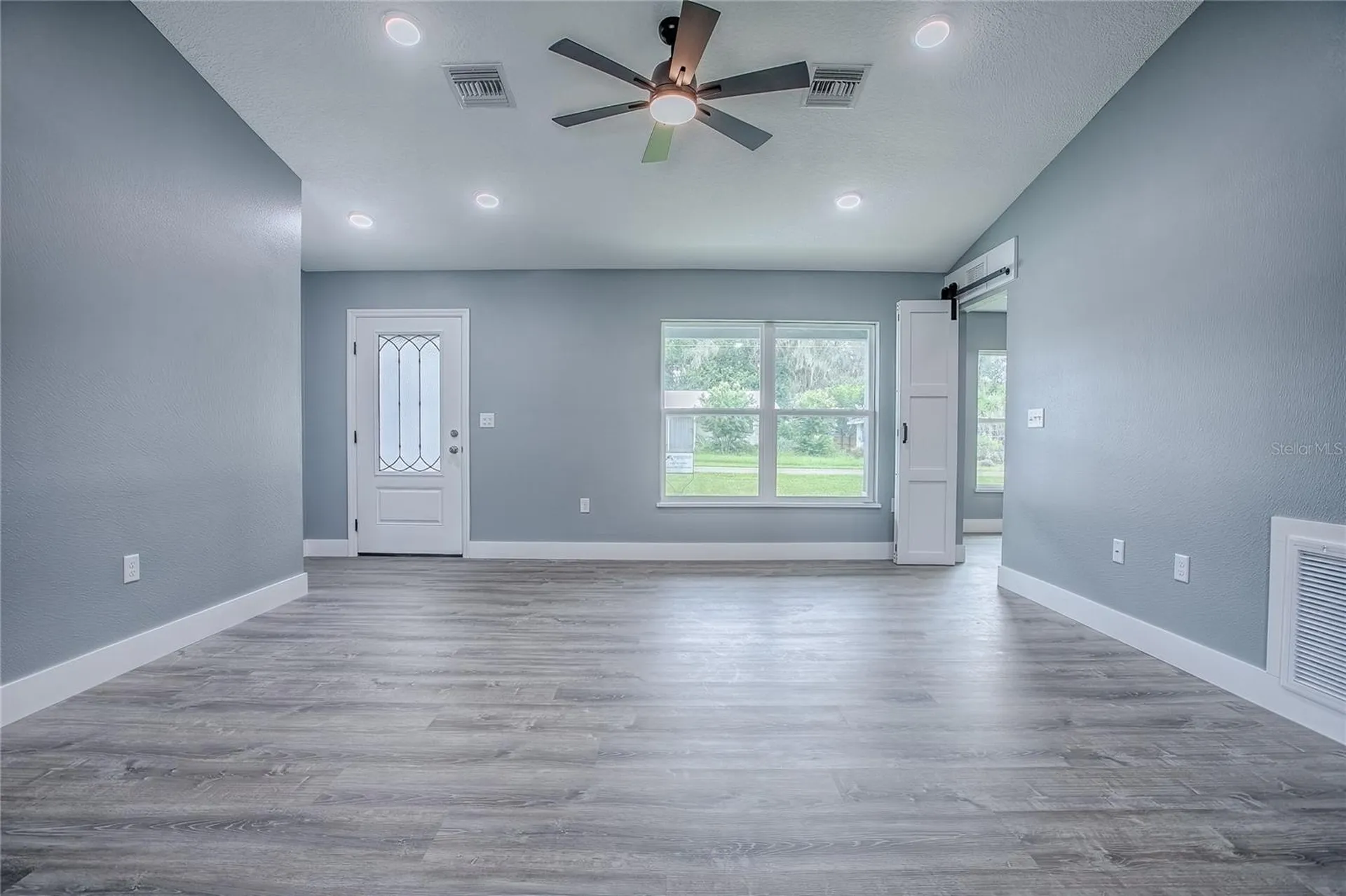 557 County Road 487 Lake Panasoffkee FL 33538