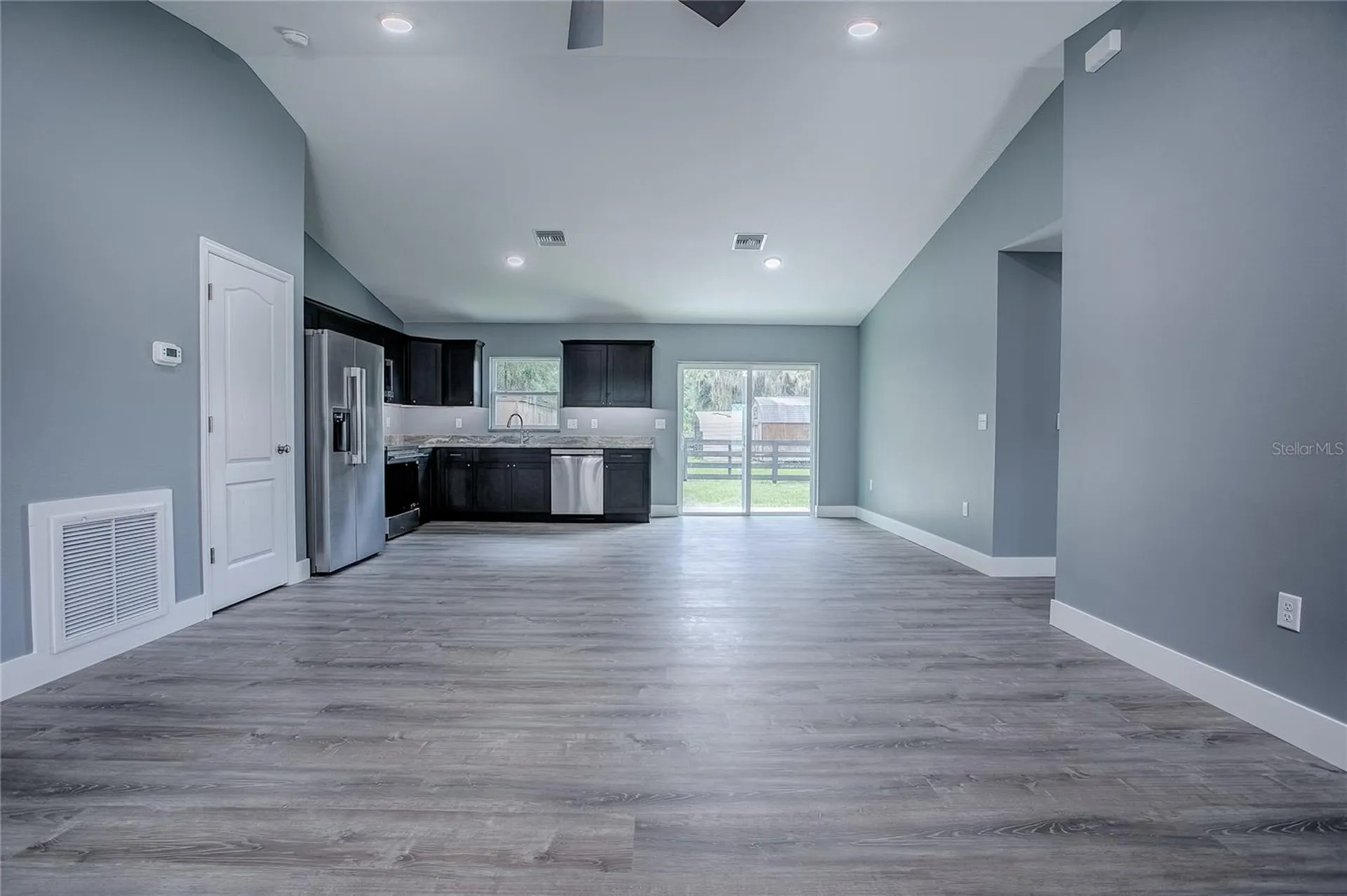 557 County Road 487 Lake Panasoffkee FL 33538