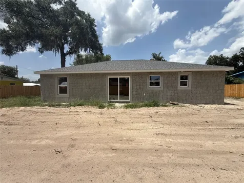 557 County Road 487 Lake Panasoffkee FL 33538