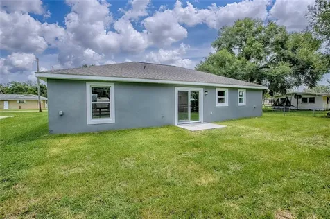 557 County Road 487 Lake Panasoffkee FL 33538