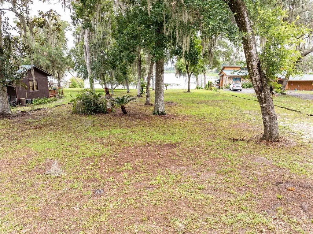 114 Little Orange Lake Drive Hawthorne FL 32640