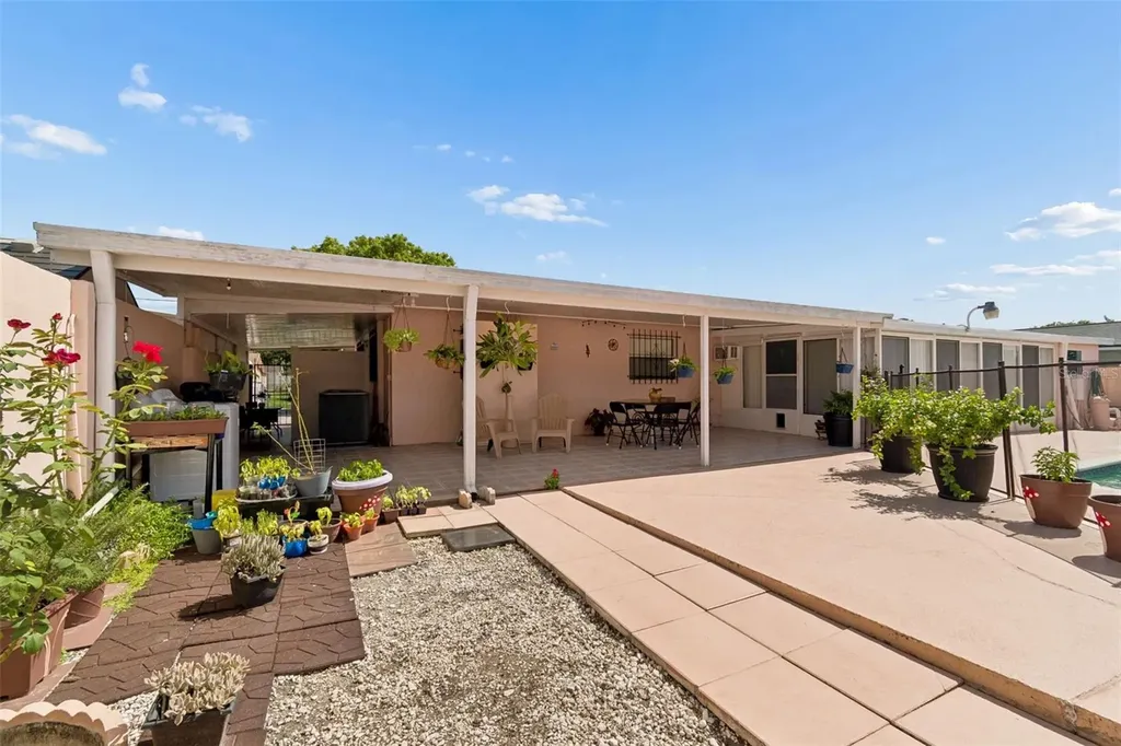 3309 W Burke Street Tampa FL 33614