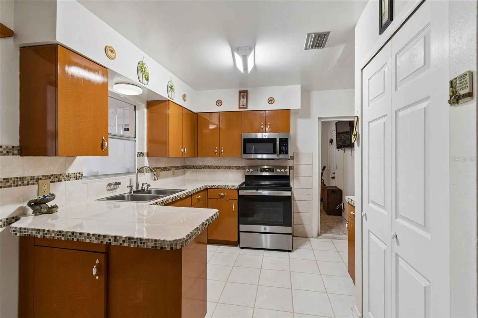 3309 W Burke Street Tampa FL 33614