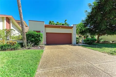 6207 Courtside Drive Bradenton FL 34210