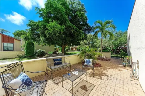 6207 Courtside Drive Bradenton FL 34210