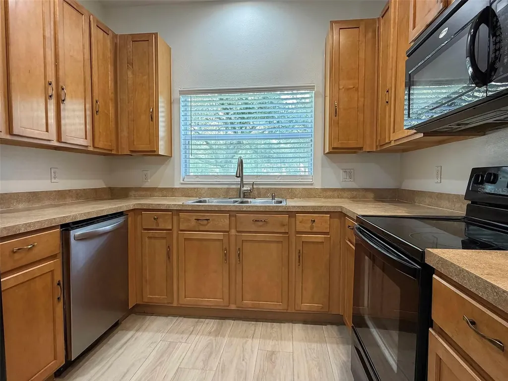 4530 Amberly Oaks Court Tampa FL 33614