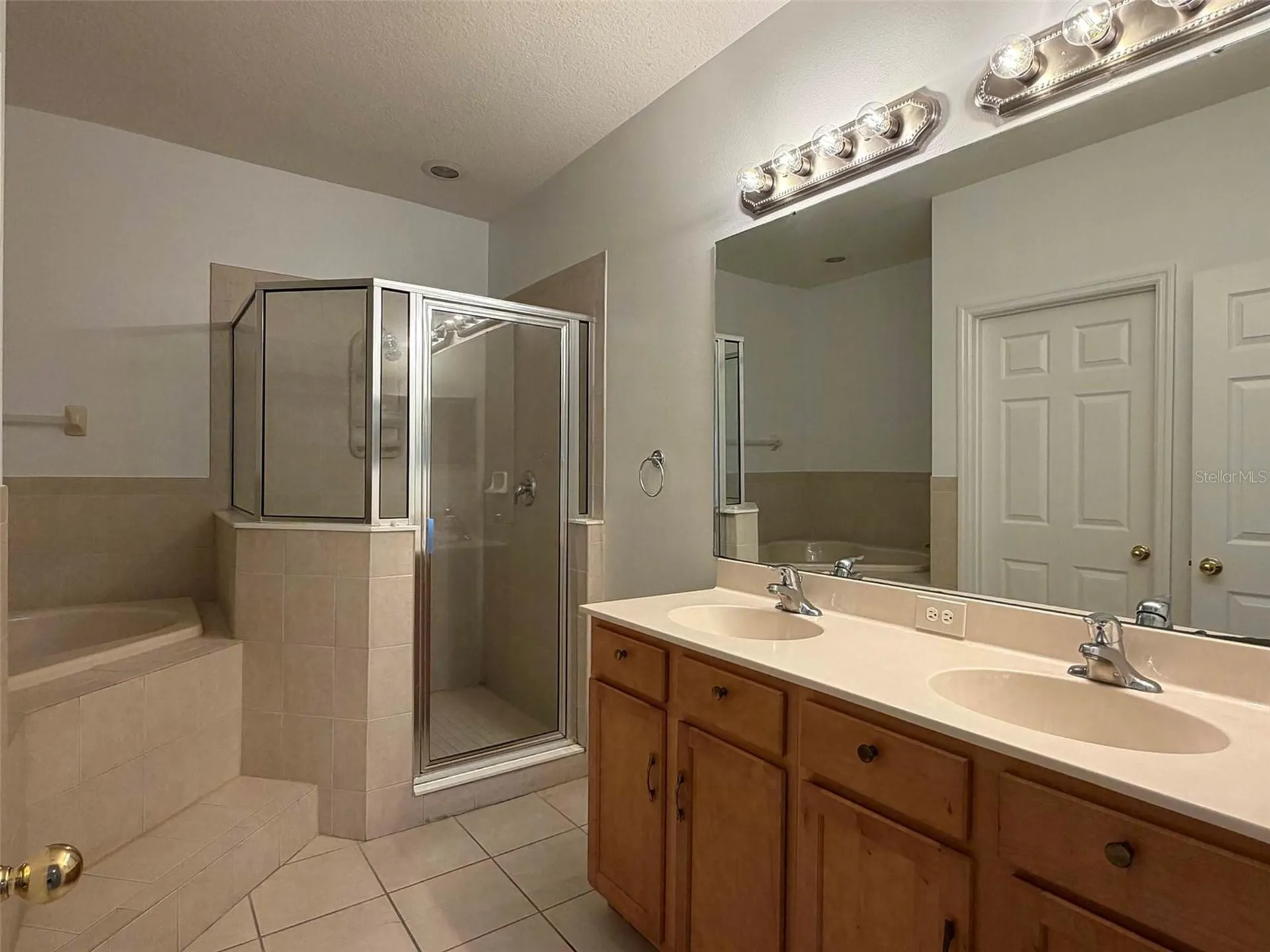 4530 Amberly Oaks Court Tampa FL 33614