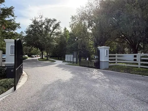 4530 Amberly Oaks Court Tampa FL 33614