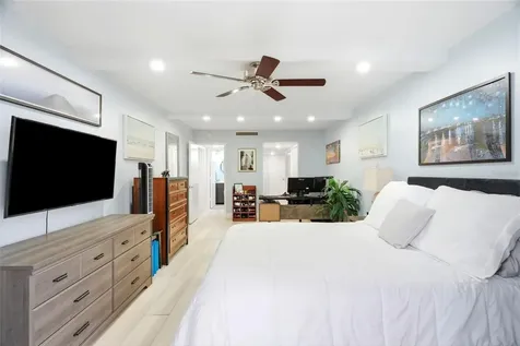 17920 Gulf Boulevard St Petersburg FL 33708