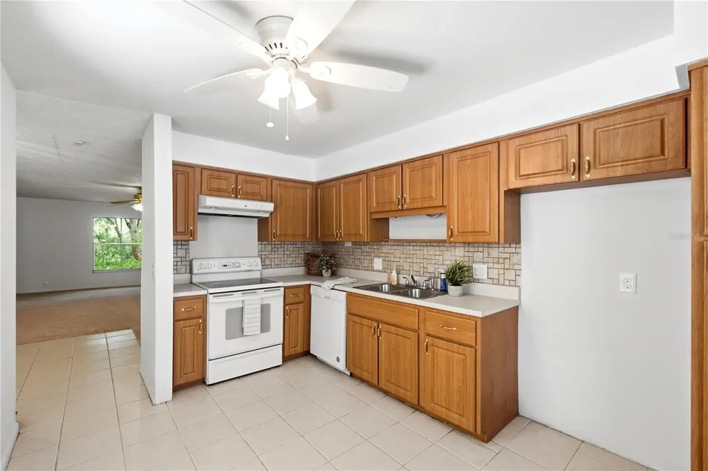 520 Windmeadows Street Altamonte Springs FL 32701