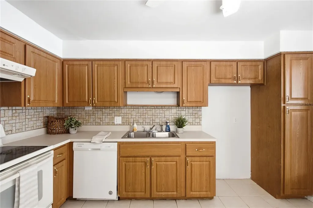 520 Windmeadows Street Altamonte Springs FL 32701
