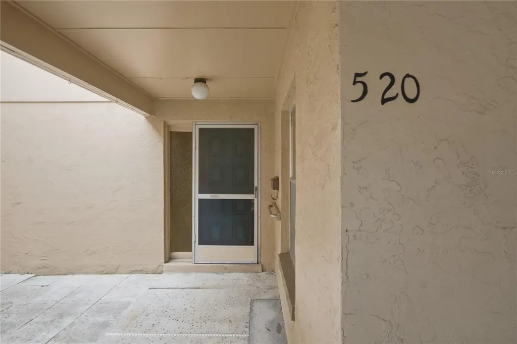 520 Windmeadows Street Altamonte Springs FL 32701