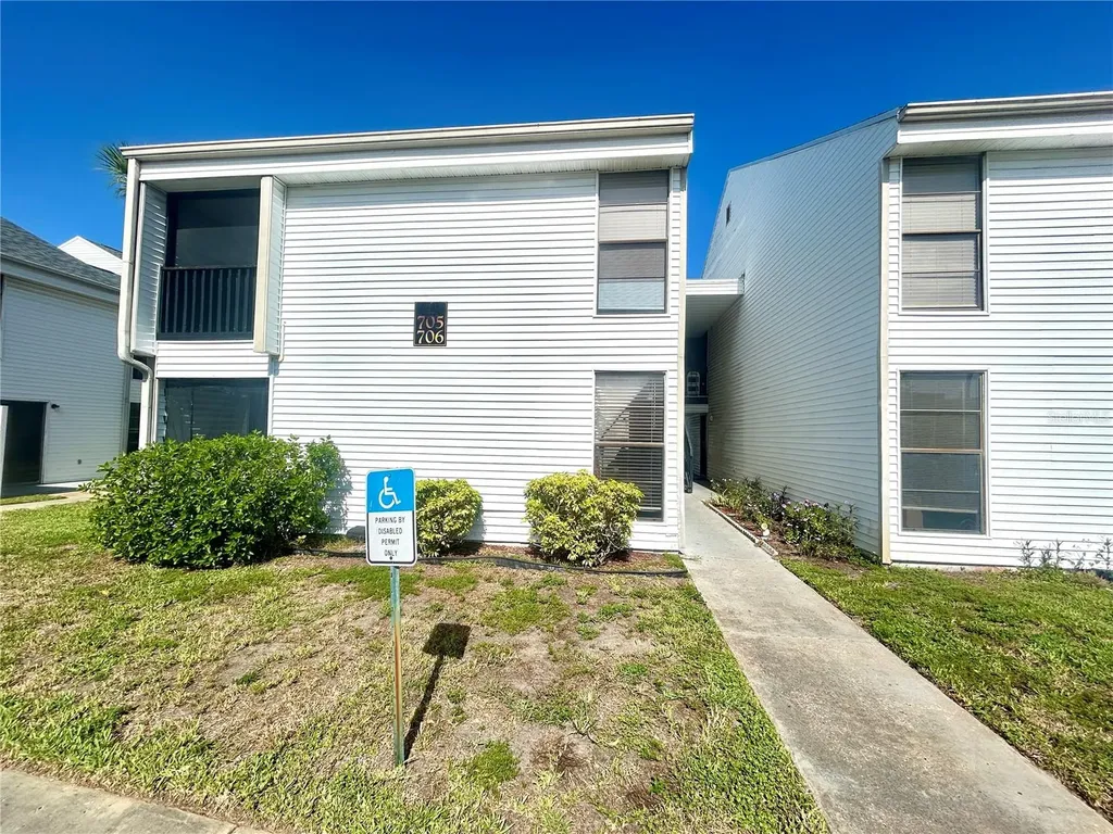 705 Haven Place Tarpon Springs FL 34689