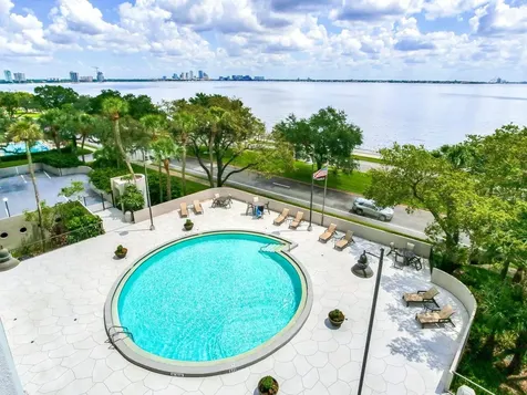 4141 Bayshore Boulevard Tampa FL 33611